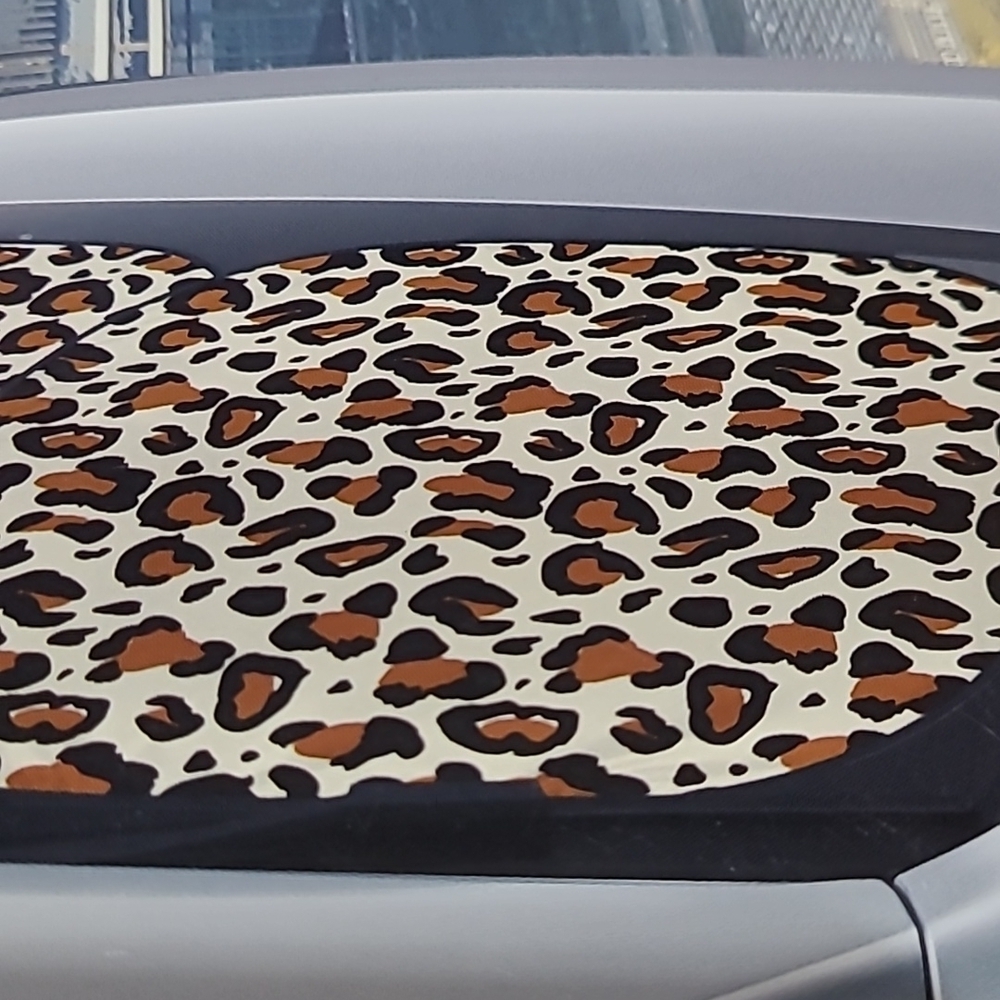 AUTO DRIVE LEOPARD PRINT TWIST SUN SHADE - Picture 4 of 9